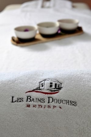 https://www.les-bains-douches.fr/medias/Galerie_photos/Galerie_photos14_10/BD_serviette1.jpeg